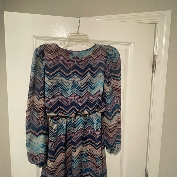 Chevron Patterned Dress with Long Sleeves - Picture 3 of 3
